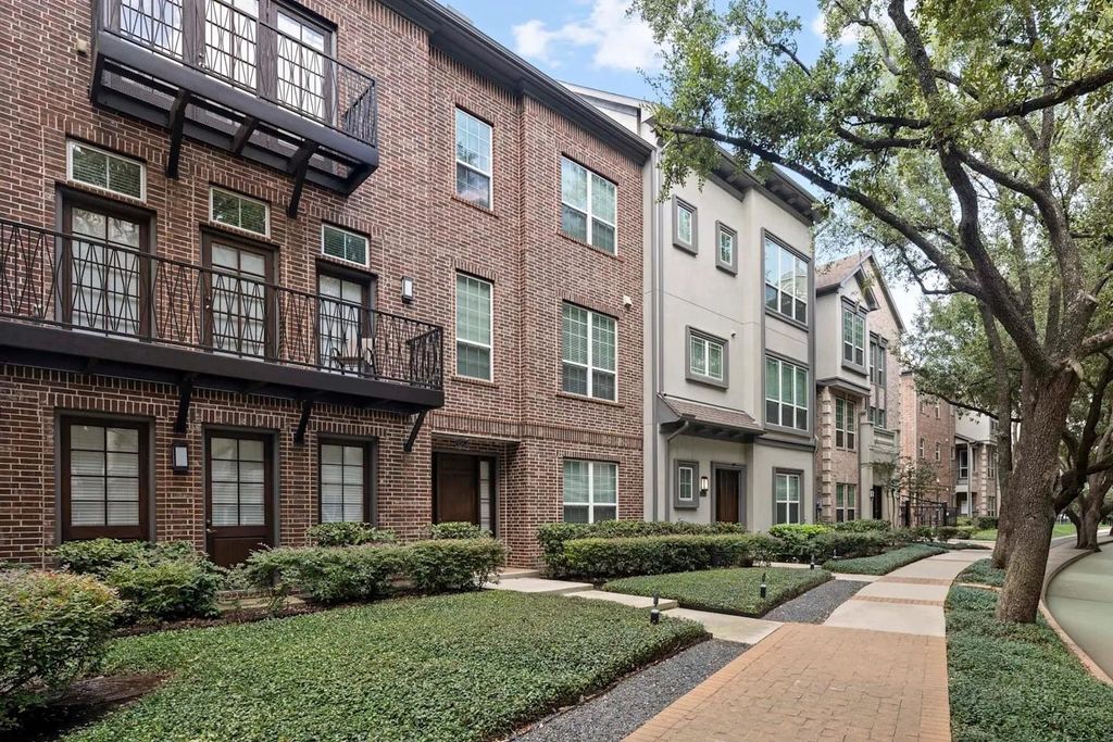 Photo of 3939 W Alabama Street #1-678, Houston, TX 77027 (MLS # 88908408)