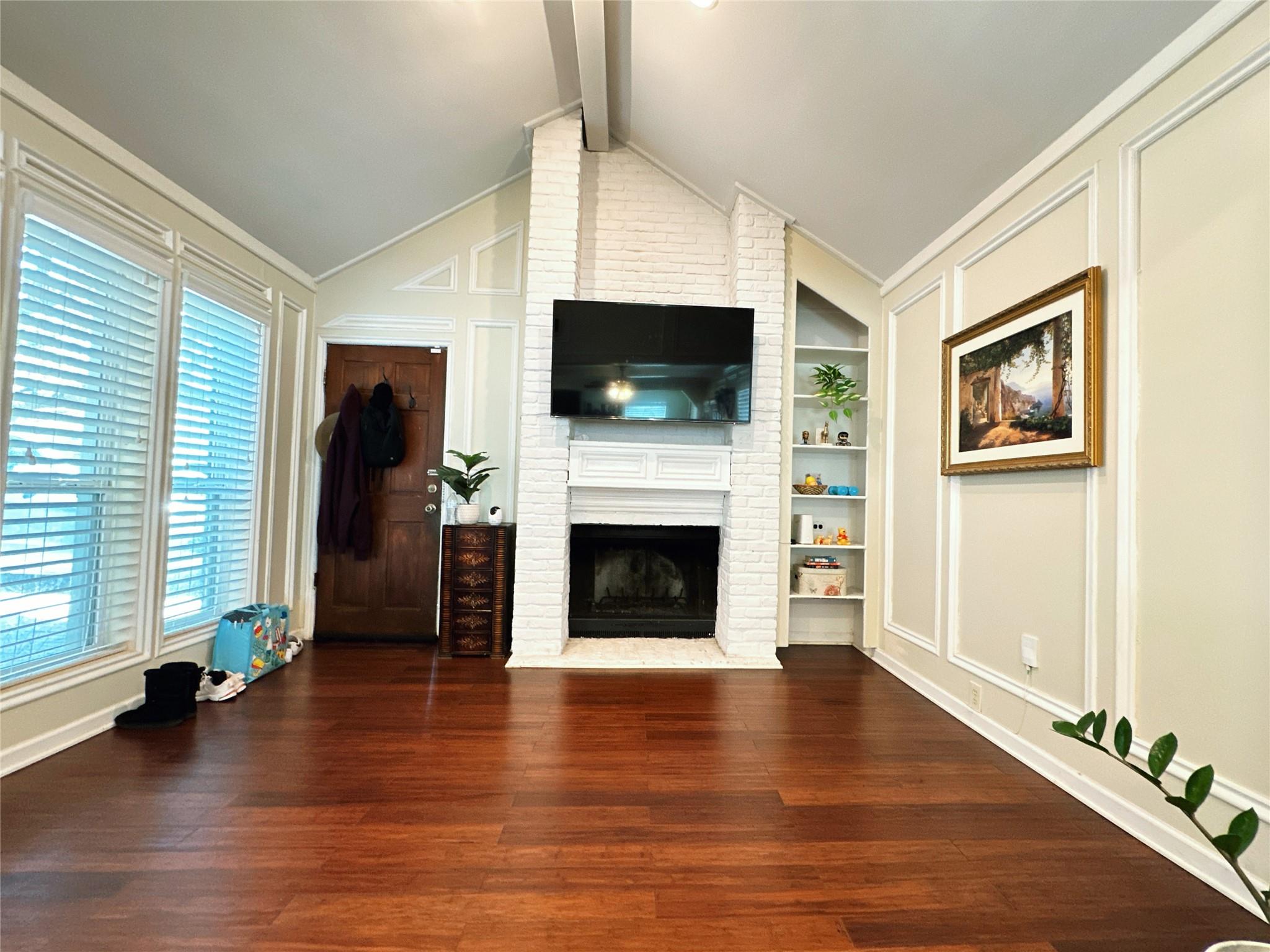 20215 Lake Sherwood Drive