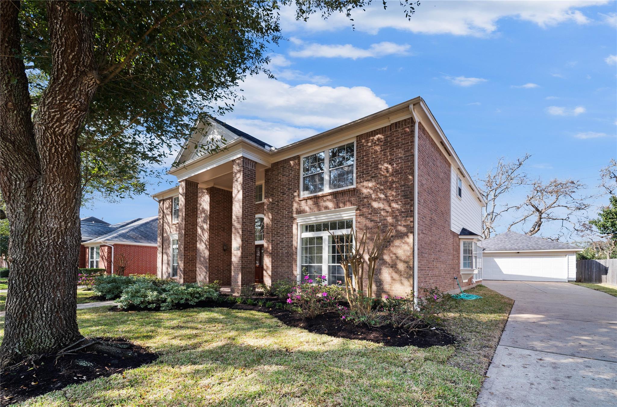 2106 Westshore Drive