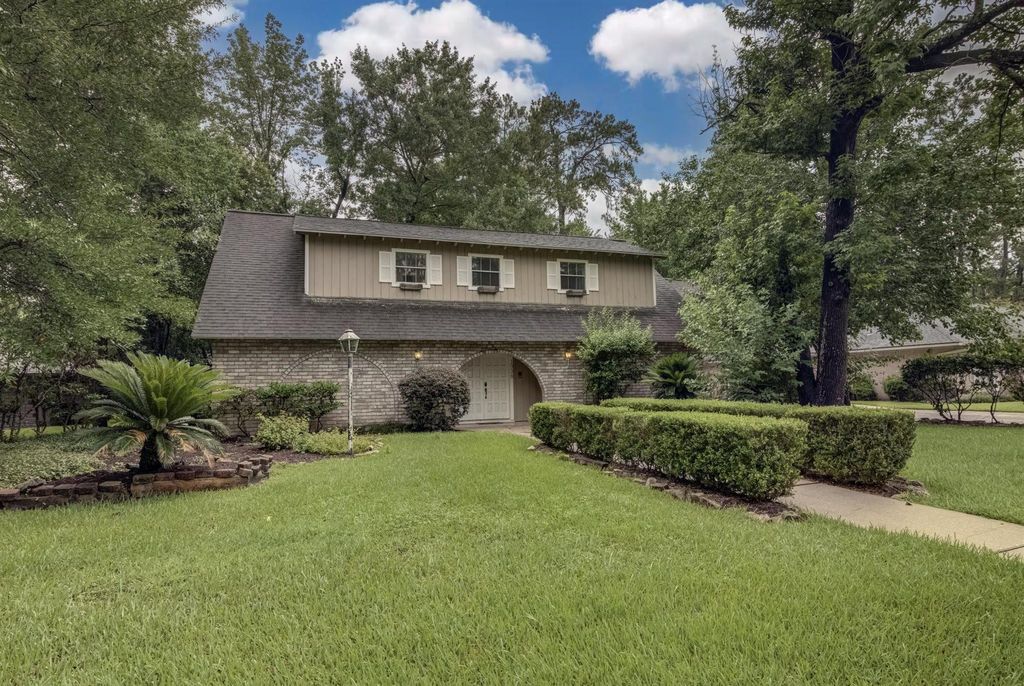 Photo of 1938 Running Springs Drive, Houston, TX 77339 (MLS # 40343208)