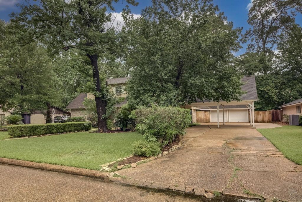 Photo of 1938 Running Springs Drive, Houston, TX 77339 (MLS # 40343208)