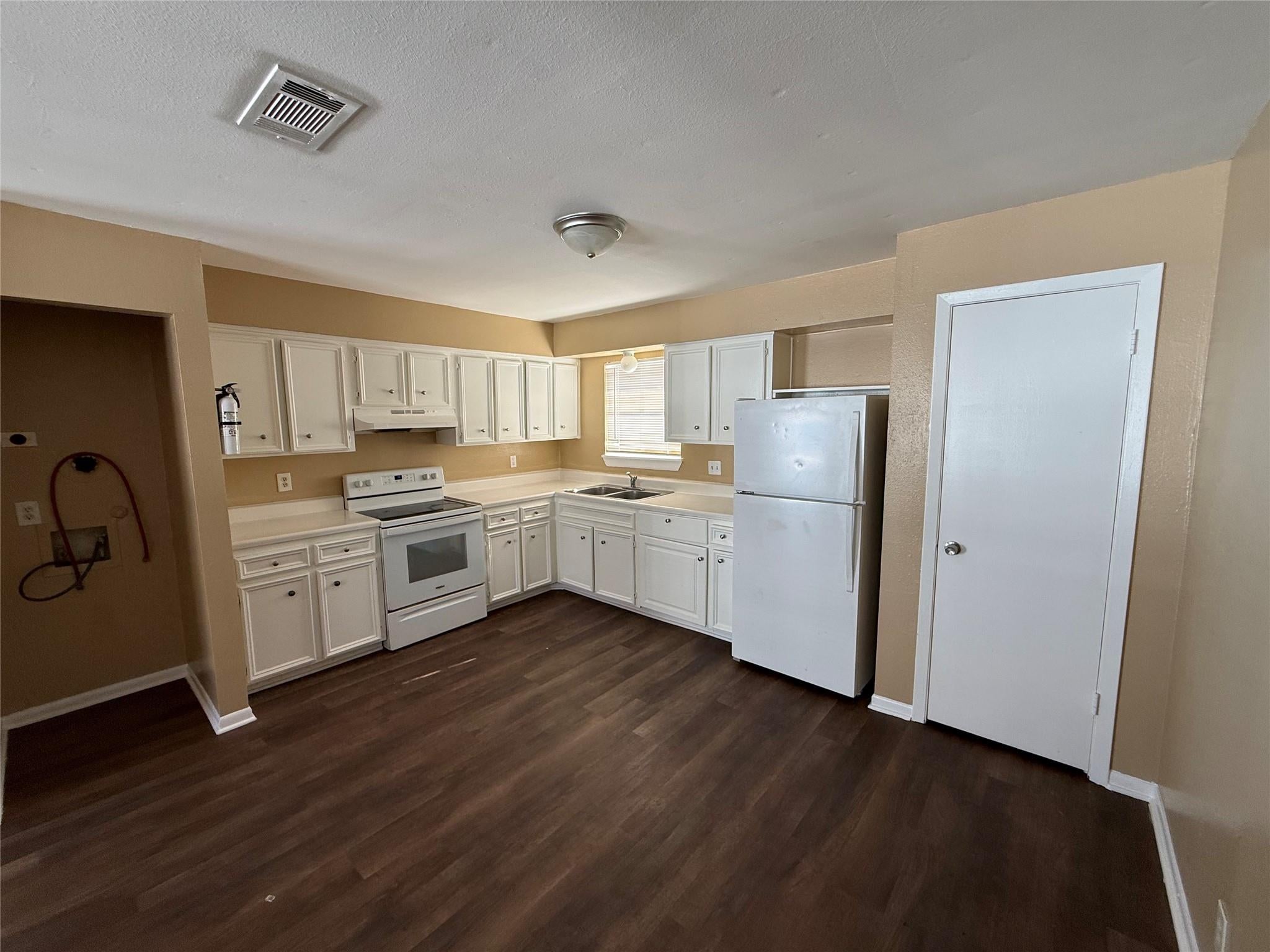 5225 Avenue R 1/2 5