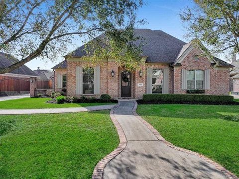 Homes For Sale - 2555 Amberwood Drive<br/> Jefferson County, Beaumont, TX 77713