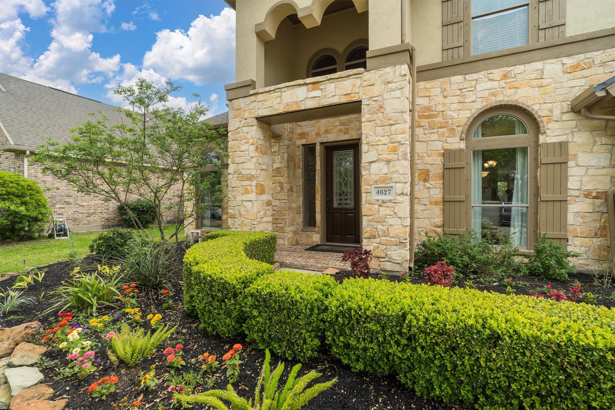 4627 La Escalona Drive