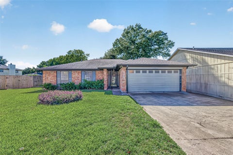 Photo of 7406 Sierra Grande Court, Houston, TX 77083 (MLS # 71344894)