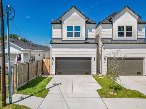 Photo of 123 Amundsen Street #A, Houston, TX 77009 (MLS # 91431768)