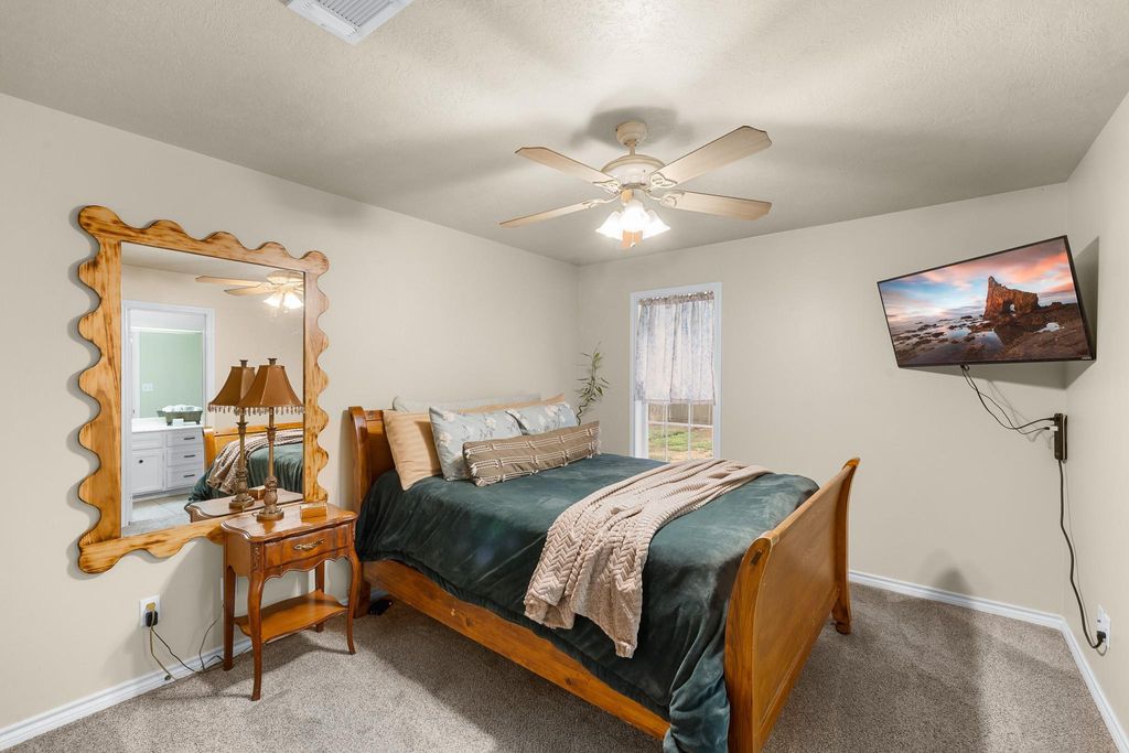 Photo of 2287 N Earl Rudder Freeway, Bryan, TX 77803 (MLS # 91160243)