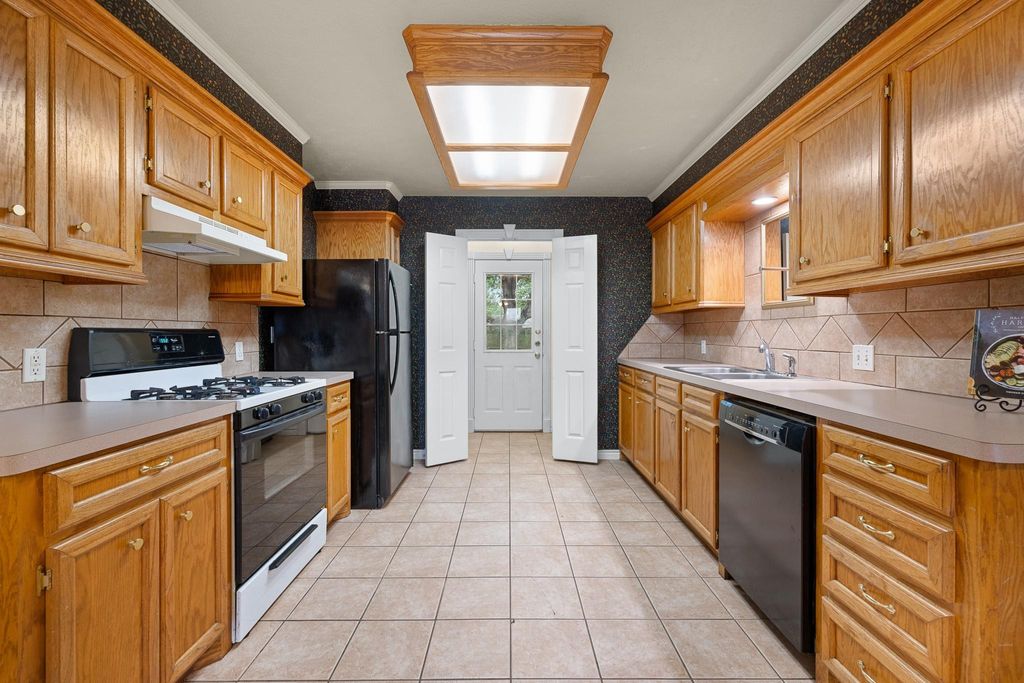 Photo of 2287 N Earl Rudder Freeway, Bryan, TX 77803 (MLS # 91160243)