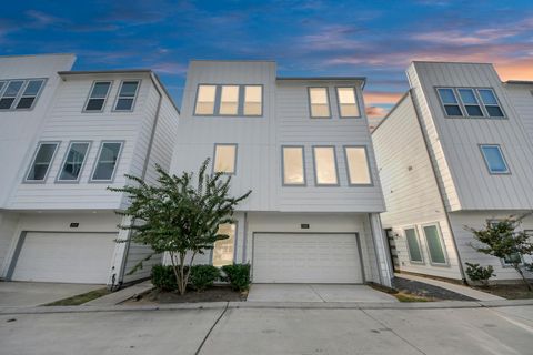 Photo of 1907 Lonestar Brook Lane, Houston, TX 77080 (MLS # 27736027) Photo of 1907 Lonestar Brook Lane, Houston, TX 77080 (MLS # 27736027)