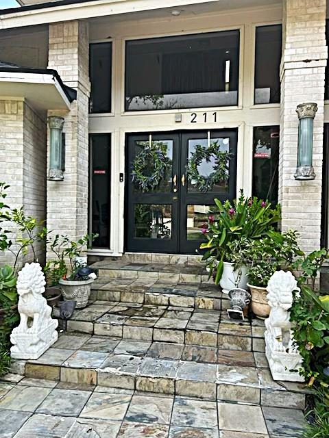 211 Kirkwood Court