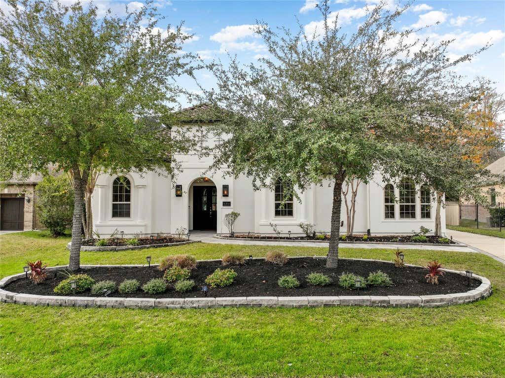 Photo of 7 Valley Cottage Place, Spring, TX 77389 (MLS # 94200310)