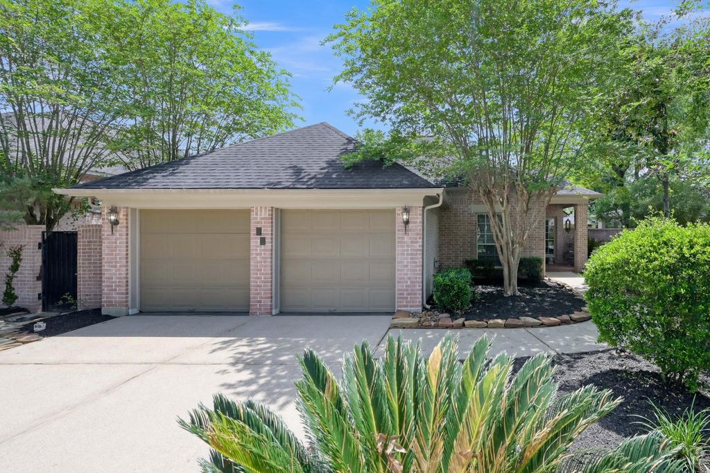 Photo of 59 Eagle Mead Place, The Woodlands, TX 77382 (MLS # 95376219)