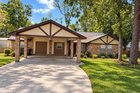 Photo of 111 Rigby Owen Road Rd, Conroe, TX 77304 (MLS # 81763590)