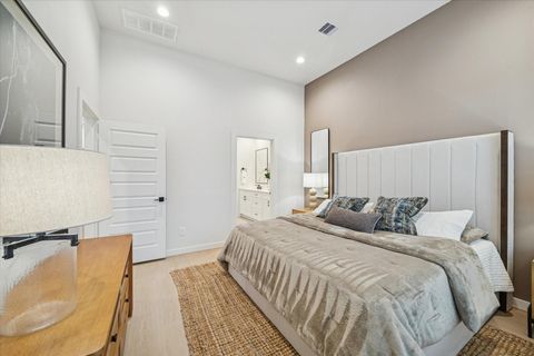 Tiny photo for 817 Thornton Road #G, Houston, TX 77018 (MLS # 19026303)