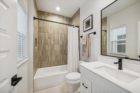 Tiny photo for 817 Thornton Road #G, Houston, TX 77018 (MLS # 19026303)