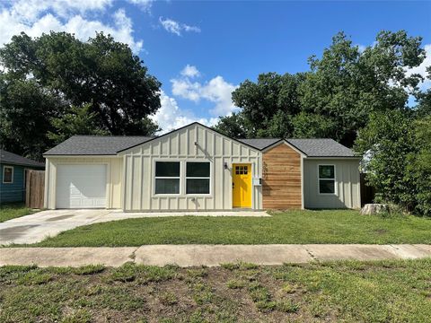 Photo of 5017 Kenilwood Drive, Houston, TX 77033 (MLS # 85859099)