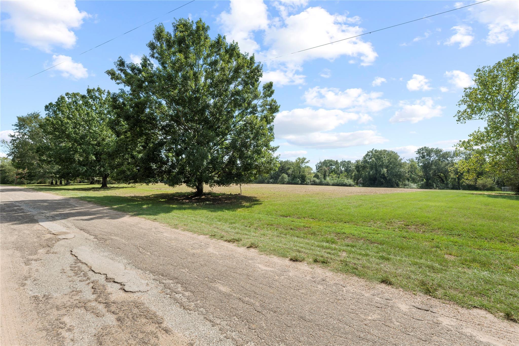 2217 Creek Road