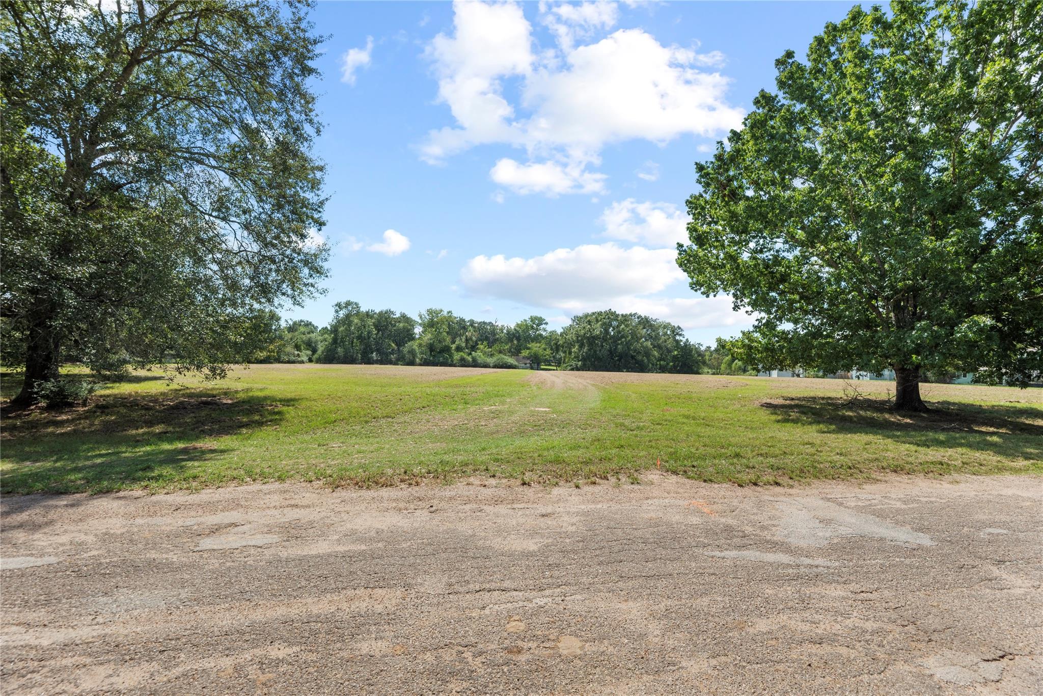 2217 Creek Road