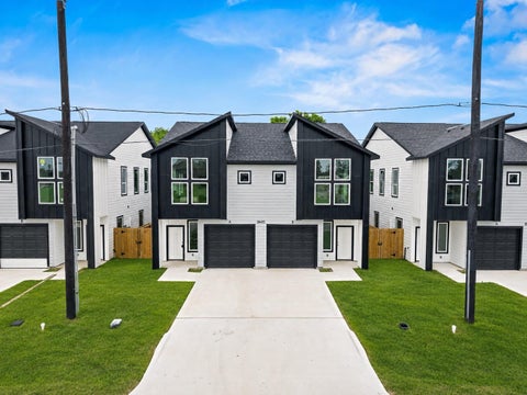 Photo of 8445 Furray A/B Road, Houston, TX 77028 (MLS # 80223229)