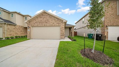 Photo of 13424 Lucky Bill Lane, Houston, TX 77048 (MLS # 55424167)