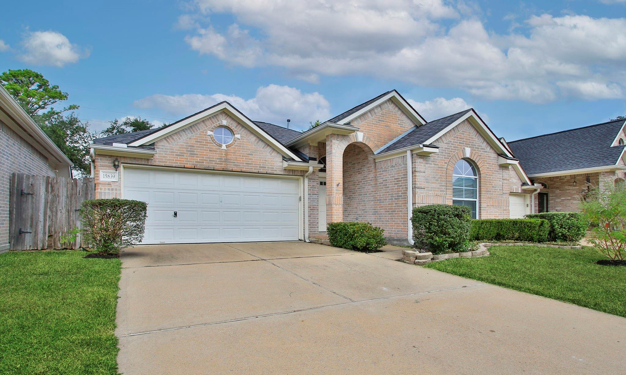 15839 Collinsville Drive