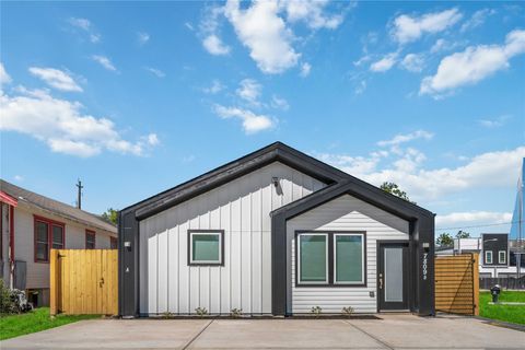 Photo of 7809 Queen Street #A/B, Houston, TX 77028 (MLS # 54442211)