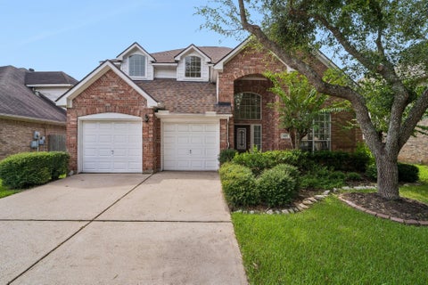 Photo of 5807 Bayberry Way, Sugar Land, TX 77479 (MLS # 88813803)