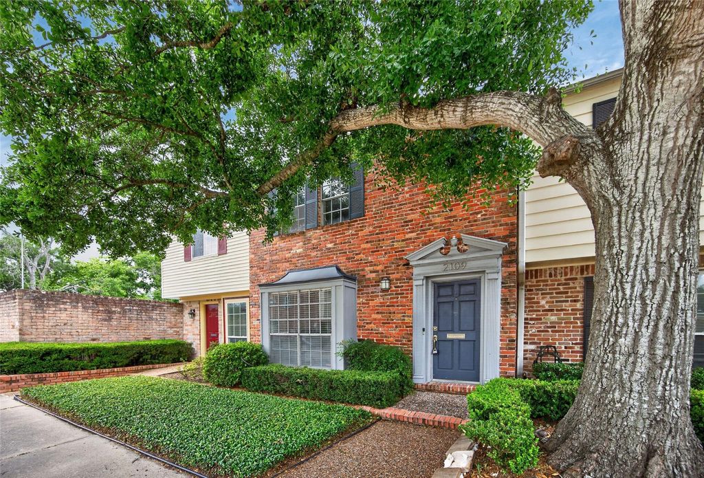 Photo of 2109 Lander Lane #79, Houston, TX 77057 (MLS # 91778489)