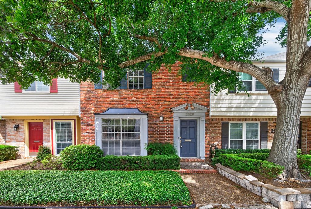 Photo of 2109 Lander Lane #79, Houston, TX 77057 (MLS # 91778489)
