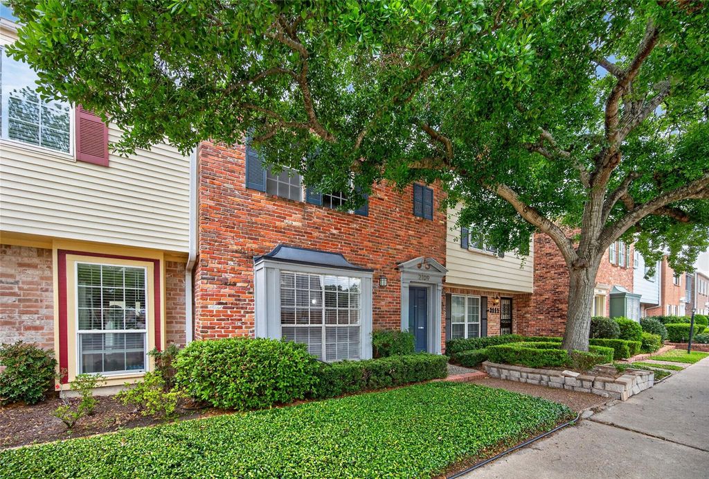 Photo of 2109 Lander Lane #79, Houston, TX 77057 (MLS # 91778489)