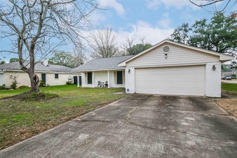 Photo of 7602 Alperton Drive, Houston, TX 77088 (MLS # 76743510)