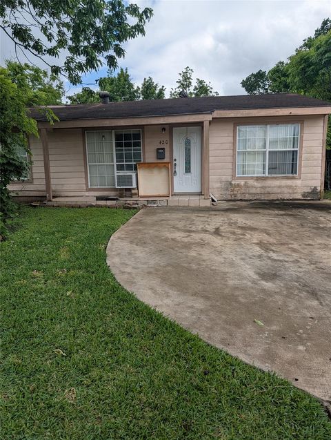 Photo of 420 Azalea Street, Lake Jackson, TX 77566 (MLS # 43457747)