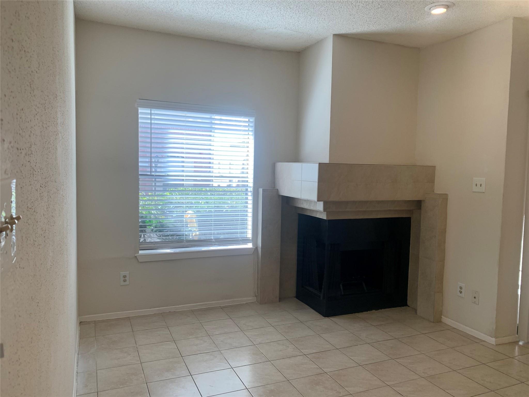 2710 Grants Lake Boulevard C11