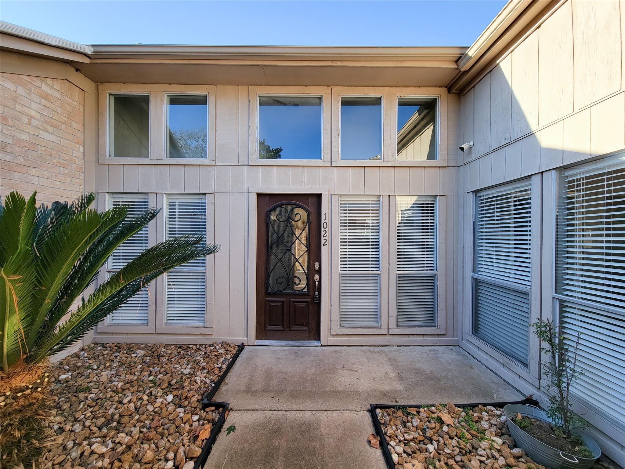 1022 White Sands Road