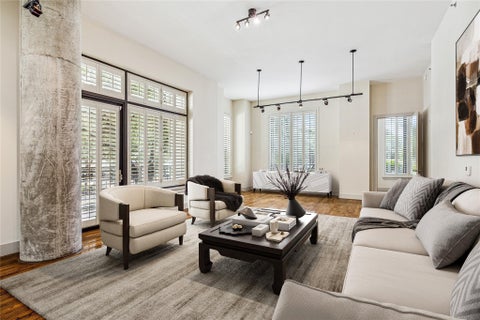 Condo For Sale - 5005 Hidalgo Street #208<br/> Harris County, Houston, TX 77056