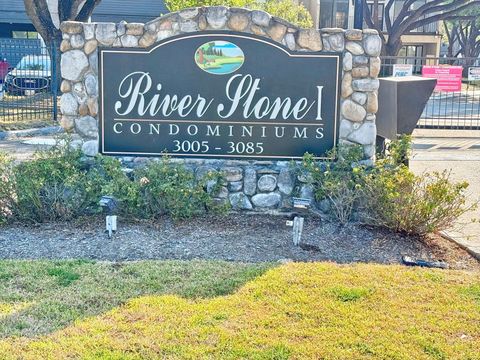 Photo of 3085 Walnut Bend Lane #16, Houston, TX 77042 (MLS # 43737541)