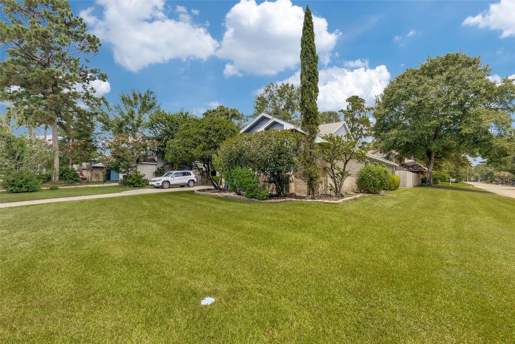 Photo of 5402 Haven Oaks Drive, Houston, TX 77339 (MLS # 71585640)