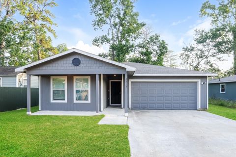 Photo of 8213 Linda Vista Road, Houston, TX 77028 (MLS # 21015950)