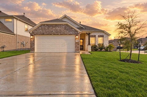 Photo of 5643 Silverleaf Oak Lane, Houston, TX 77066 (MLS # 32006490)