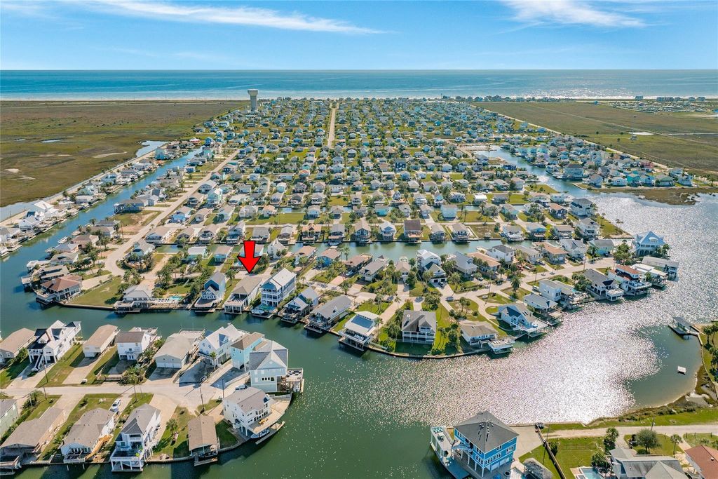 Photo of 16518 Jamaica Cove Road, Jamaica Beach, TX 77554 (MLS # 45262878)