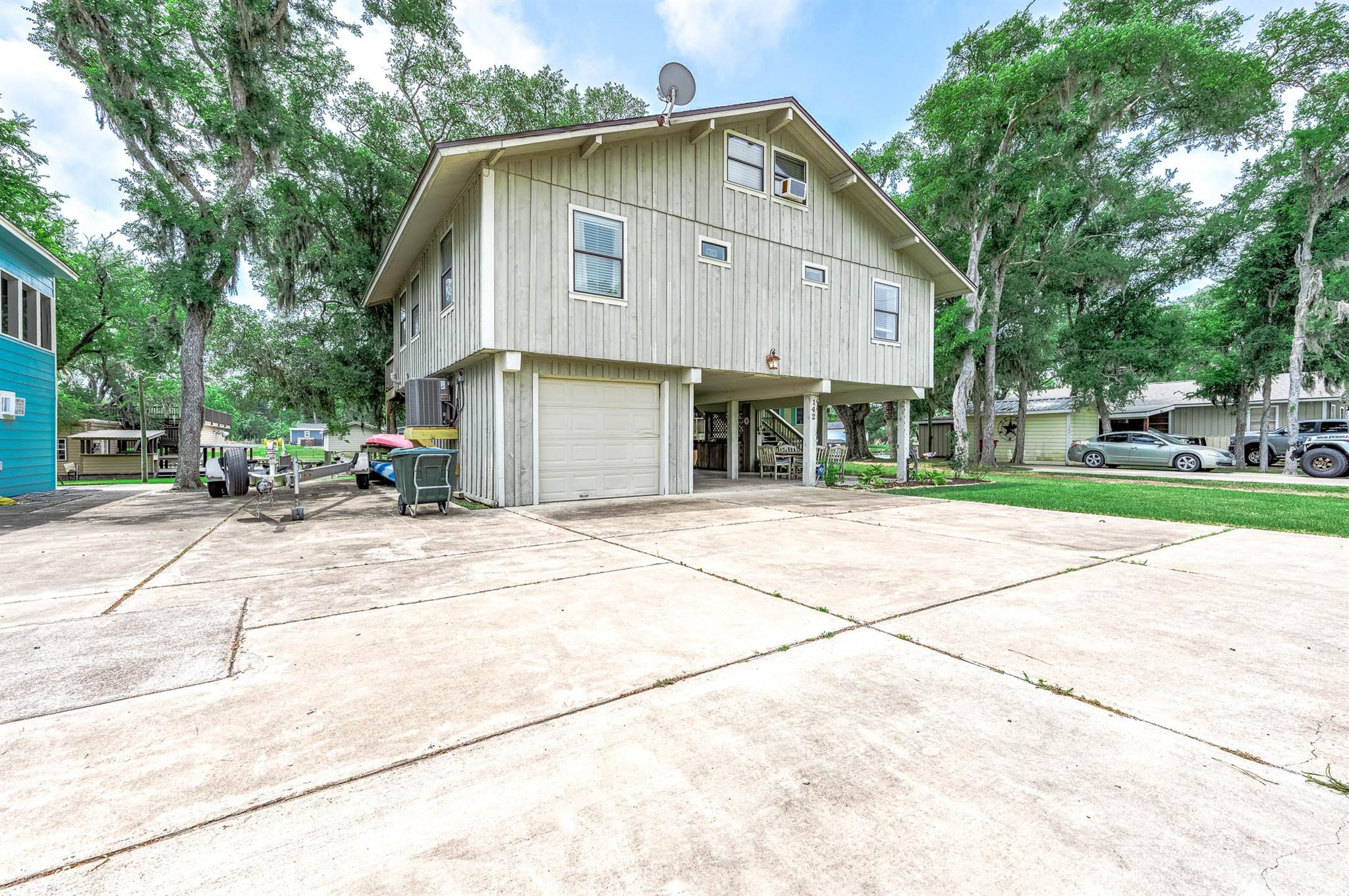142 Private Road 652