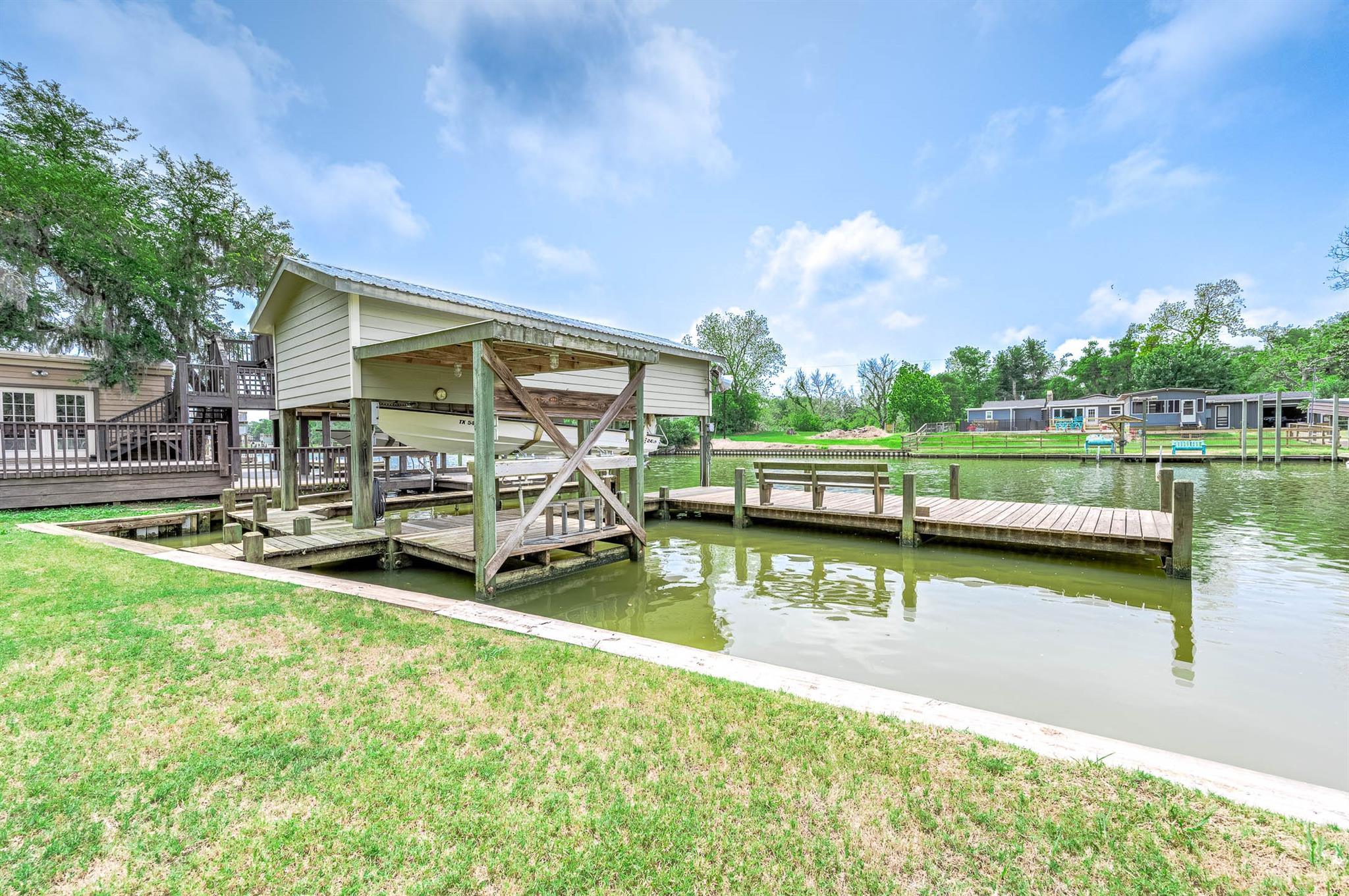 142 Private Road 652