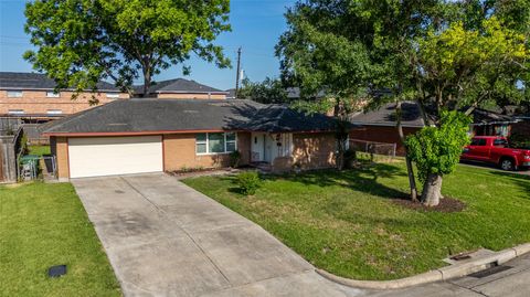 Photo of 9109 Lugary Drive, Houston, TX 77074 (MLS # 97650806)