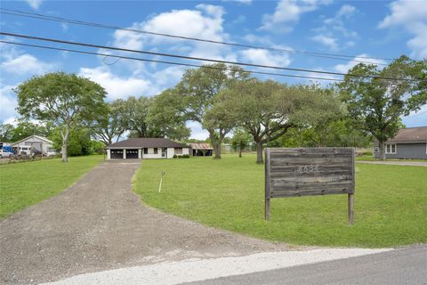 Photo of 4634 Highway 36 S, Rosenberg, TX 77471 (MLS # 25395812)
