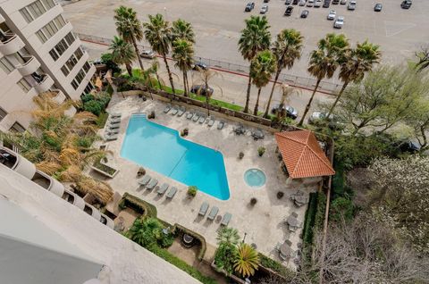Photo of 3525 Sage Road #917, Houston, TX 77056 (MLS # 95968588)