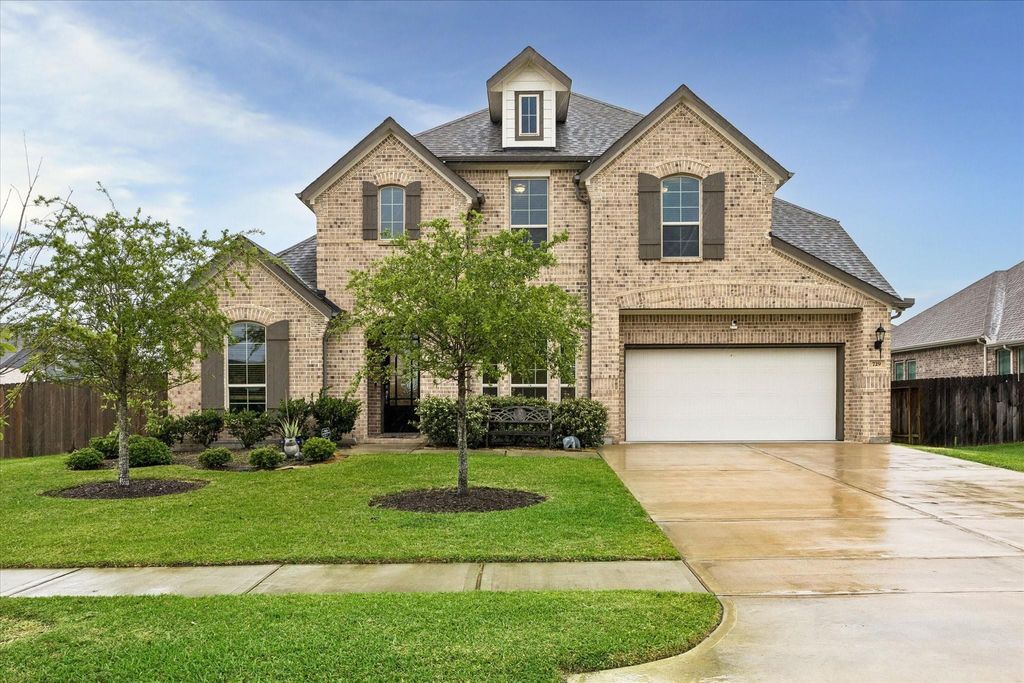 Photo of 729 Maplewood Dr, League City, TX 77573 (MLS # 97136282)
