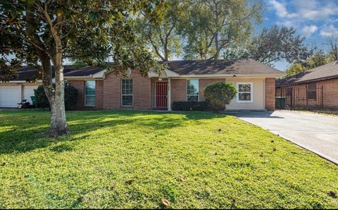 Photo of 5106 Tavenor Lane, Houston, TX 77048 (MLS # 51676174)