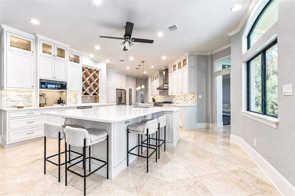 Photo of 1510 Victoria Way, Friendswood, TX 77546 (MLS # 71775637)