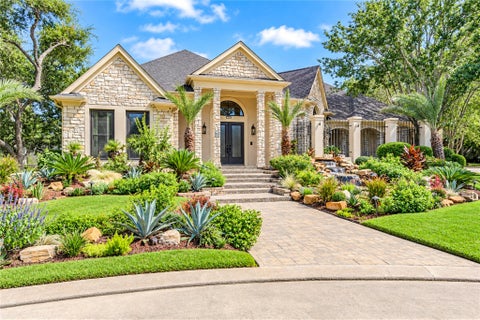 Photo of 1510 Victoria Way, Friendswood, TX 77546 (MLS # 71775637)