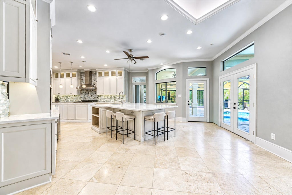 Photo of 1510 Victoria Way, Friendswood, TX 77546 (MLS # 71775637)